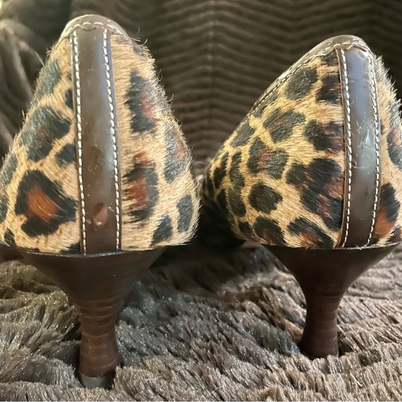 Circa Joan & David Leopard Calf Skin Pump - Picture 11 of 12